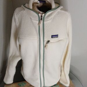 Patagonia  Cream Fleece Puffer Jacket